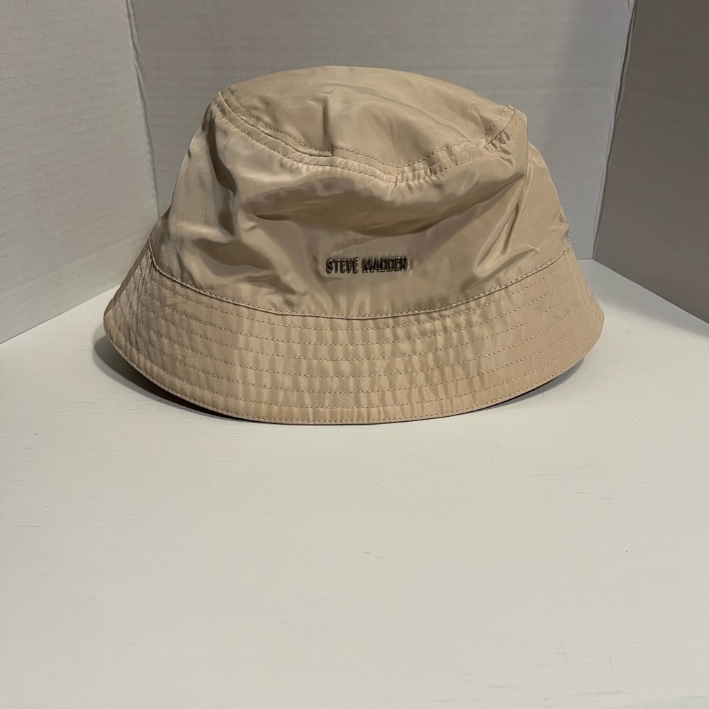 Steve Madden Tan Bucket Hat